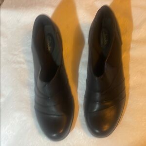 Clarks Black Leather bendable Flats